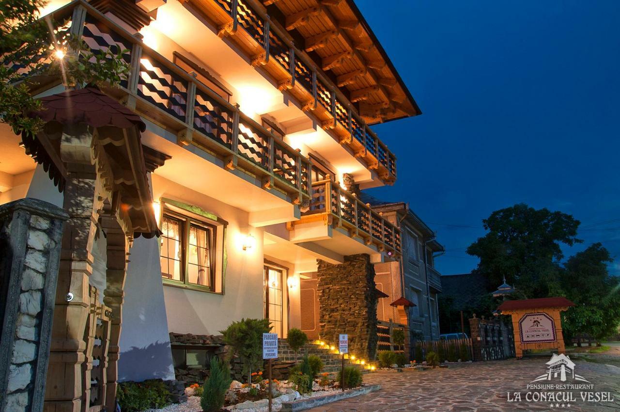 La Conacul Vesel Hotel Sapinta Exterior photo